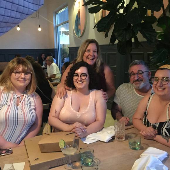 Meet your Posher, Nina - Picture 2 of 2